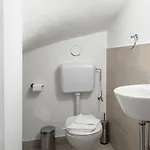 Rose 2 By Quokka 360 - Duplex With Balcony Лугано