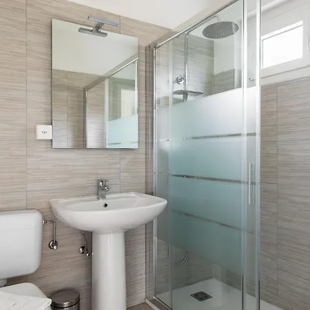 Rose 2 By Quokka 360 - Duplex With Balcony Apartman