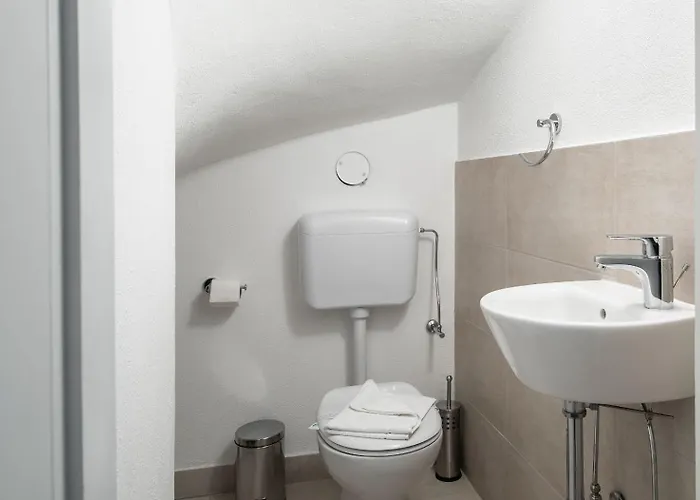 Rose 2 By Quokka 360 - Duplex On 2 Floors With Balcony Lugano